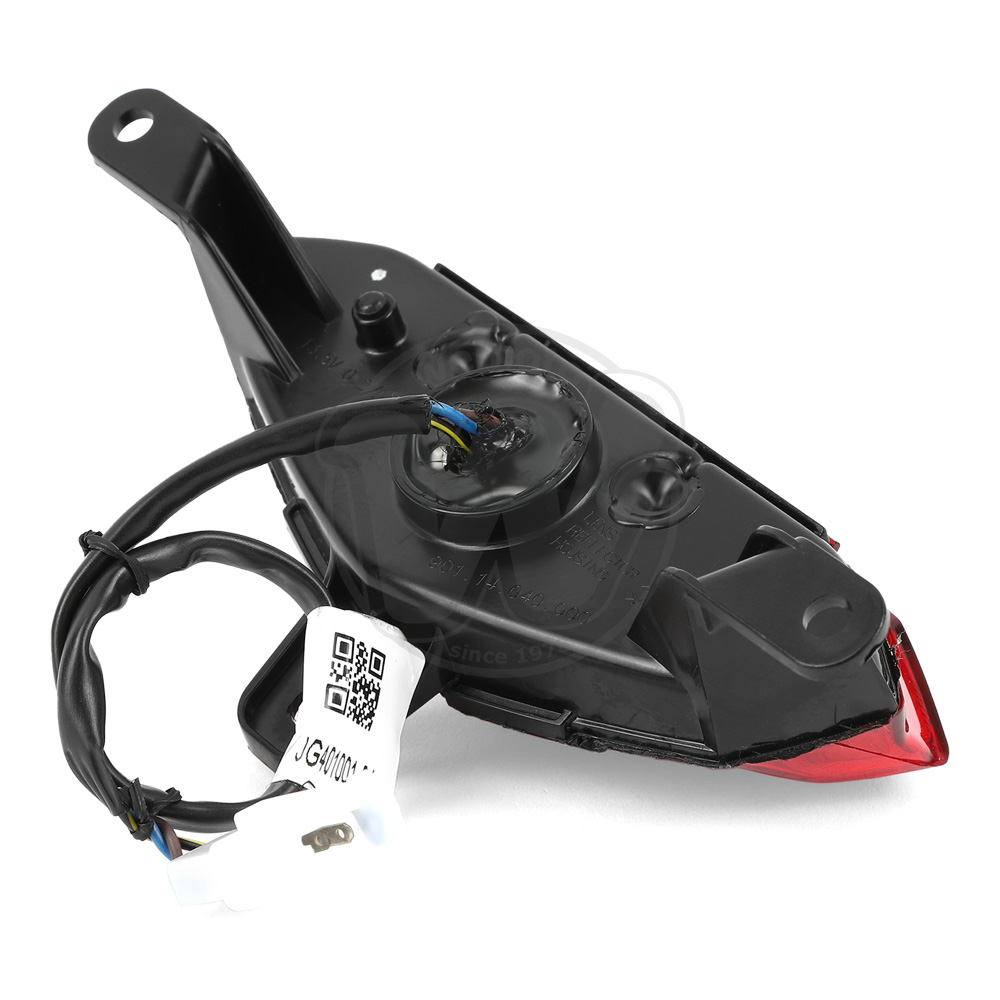 0VQ8847_ab5579 two.jpg